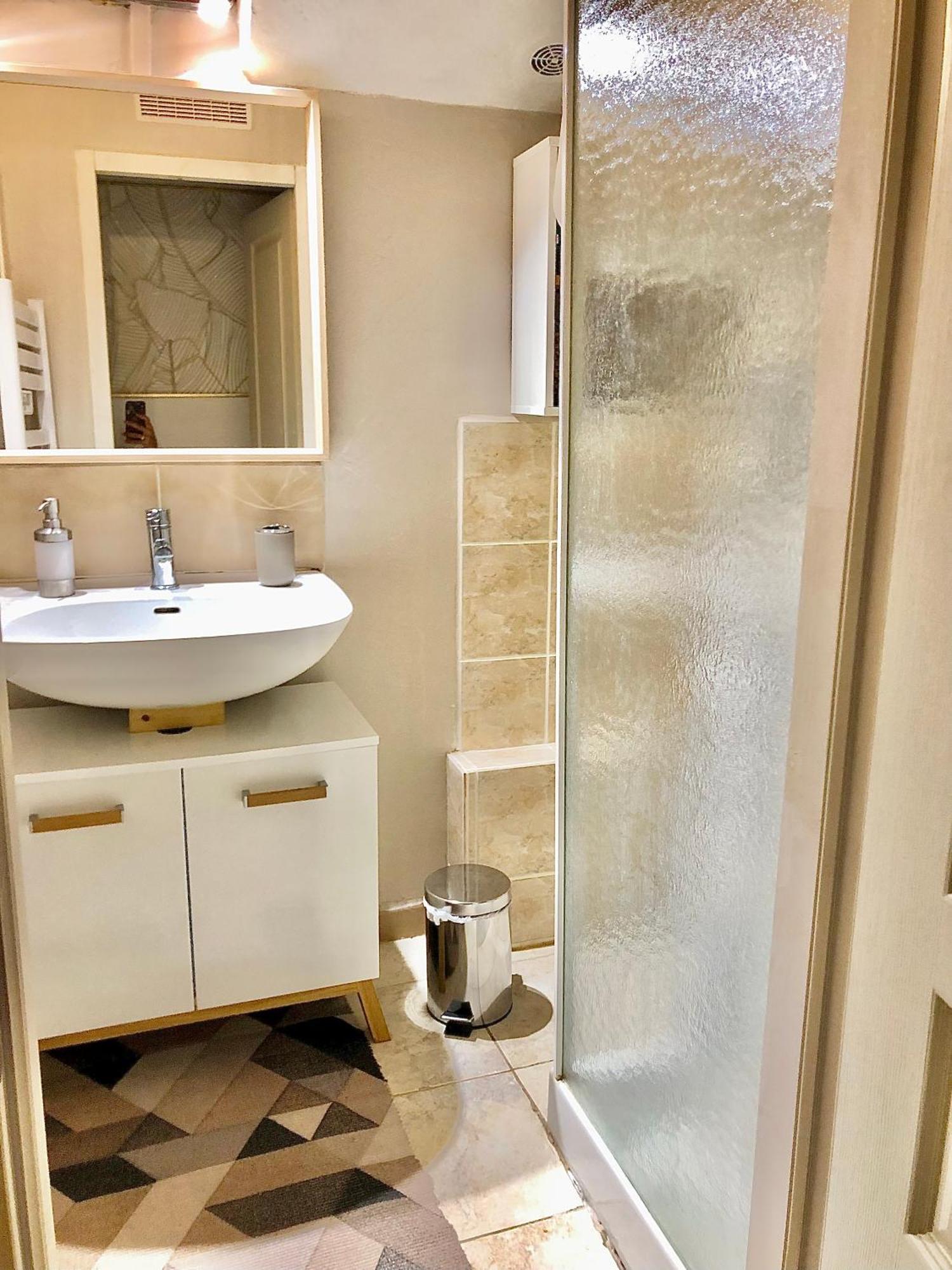 Uzès Petit Loft Sur Jardin En Centre-Ville מראה חיצוני תמונה