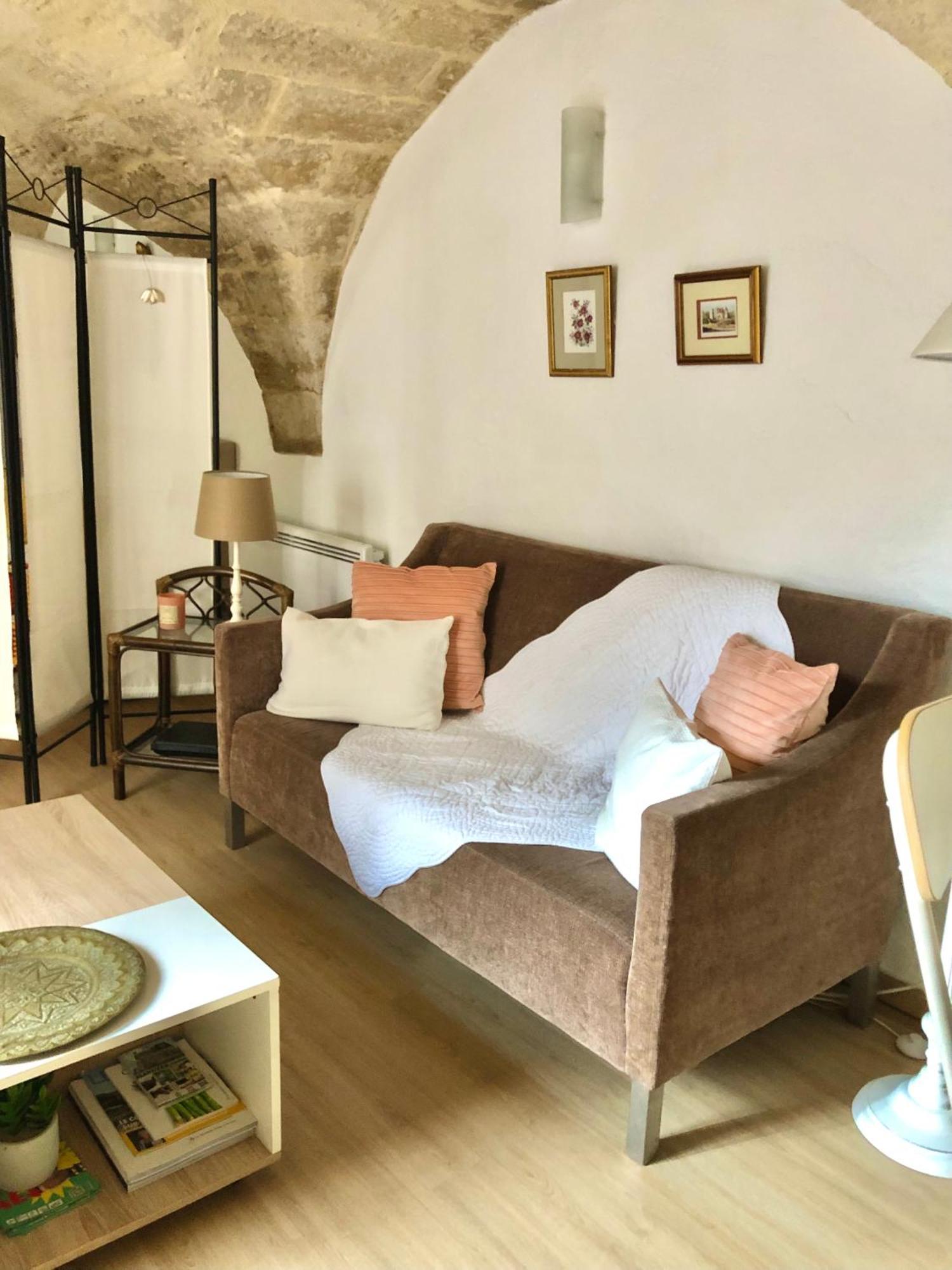 Uzès Petit Loft Sur Jardin En Centre-Ville מראה חיצוני תמונה
