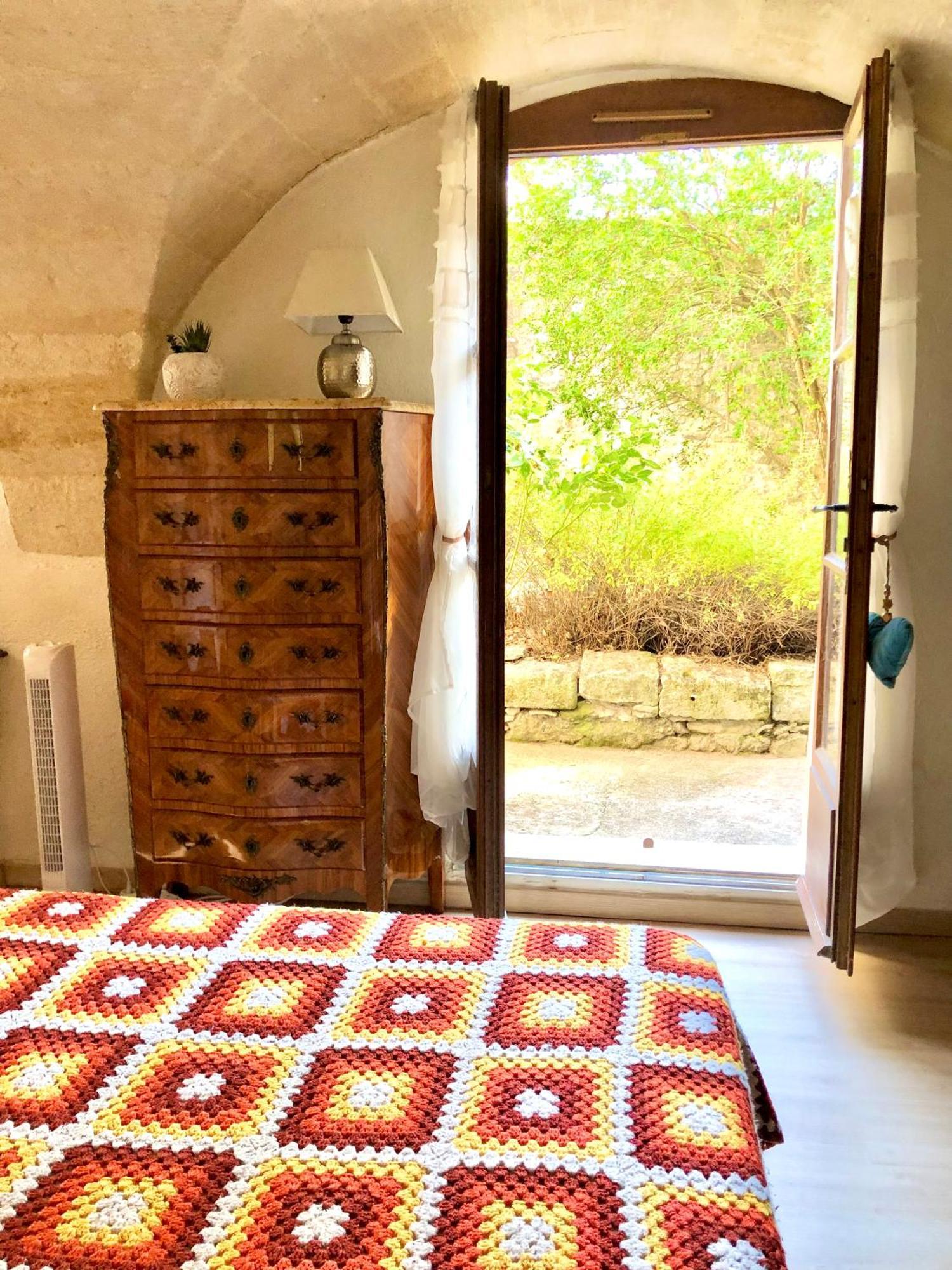Uzès Petit Loft Sur Jardin En Centre-Ville מראה חיצוני תמונה