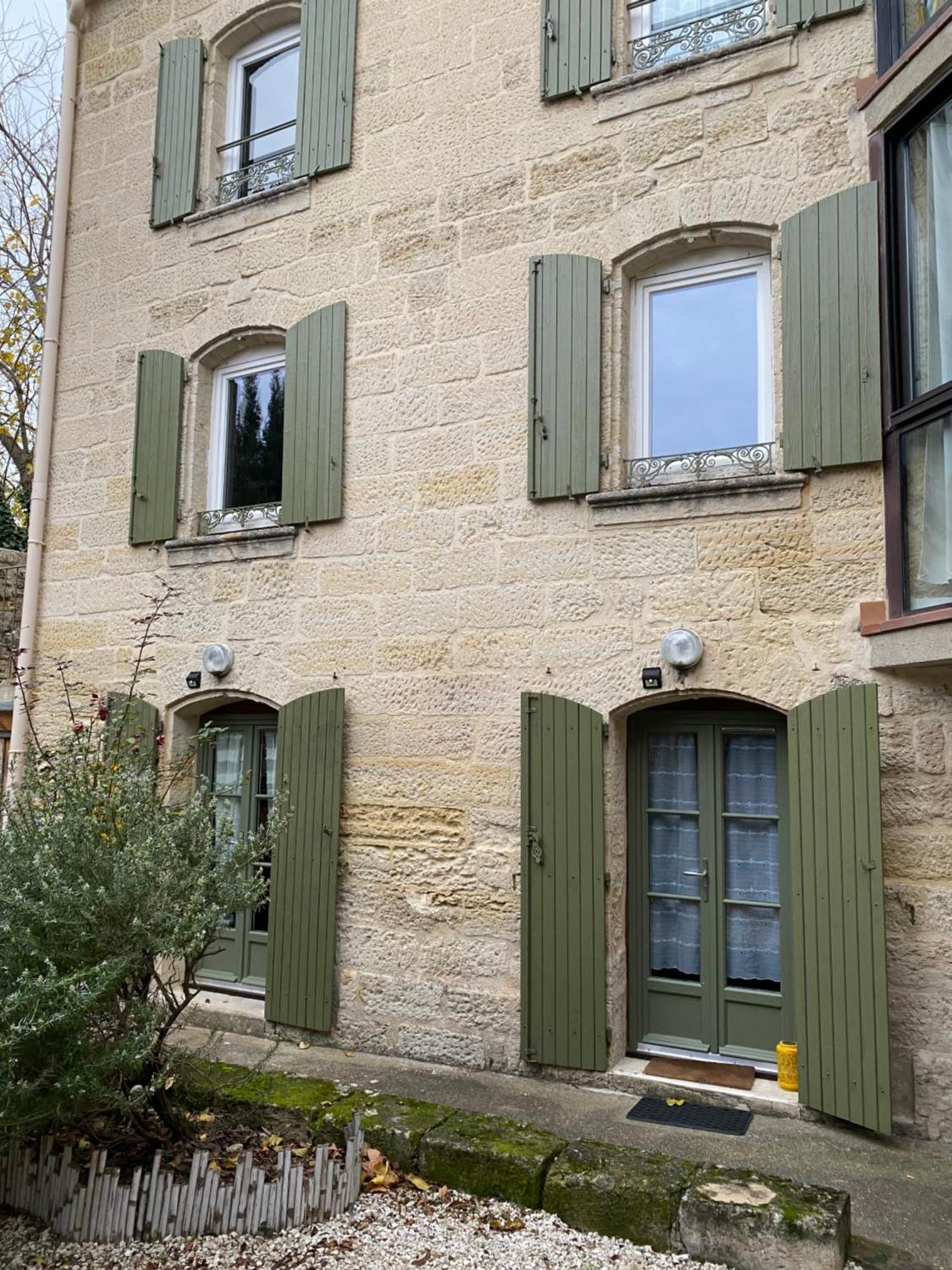 Uzès Petit Loft Sur Jardin En Centre-Ville מראה חיצוני תמונה